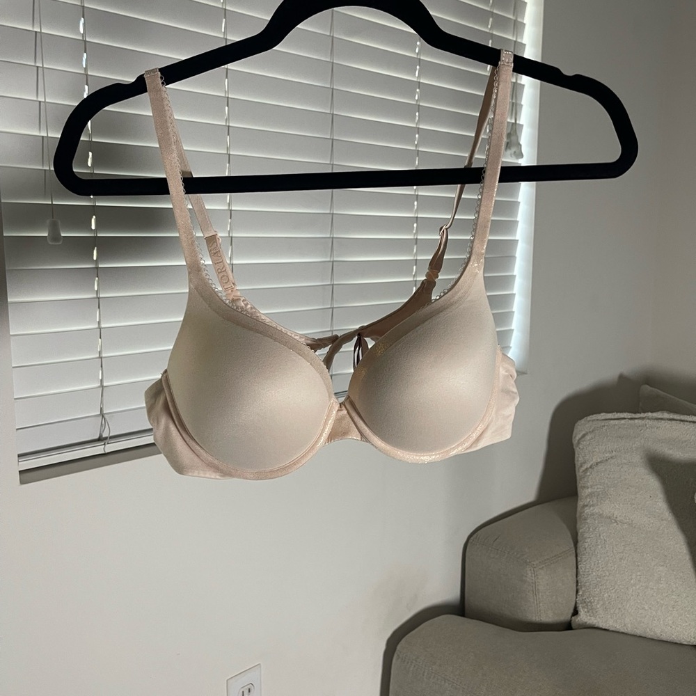 Victoria's Secret Cream Bra
